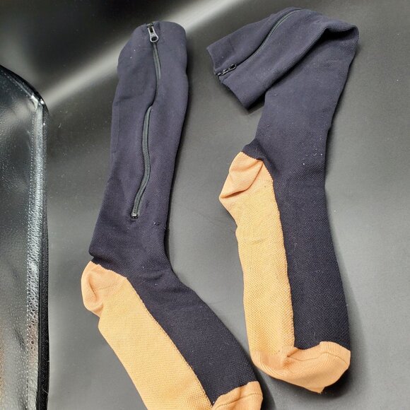 Compression Zipper Socks + Lightweight Compression Socks - Picture 3 of 6